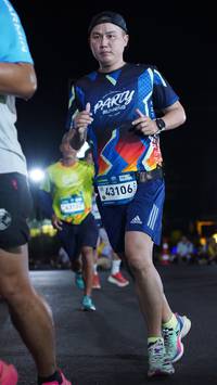 BIB: 43106
                            <button type="button" onclick="openModal(23071900)" class="btn btn-primary btn-sm float-right btn-popup" data-toggle="modal" data-target=".modal-high-quality">
                        <i class="fas fa-shopping-cart"></i> Add to Cart
                    </button>
                                            <button type="button" onclick="isThisMe(23071900, true)" class="btn btn-success btn-sm float-right btn-popup btn-isme hidden" data-toggle="tooltip" data-placement="bottom" title="นี่คือรูปของคุณใช่ไหม คลิกที่นี่เพื่อเอาเข้าอัลบั้ม">
                        <i class="fas fa-plus"></i> Add to album
                    </button>
                    <button type="button" onclick="isThisMe(23071900, false)" class="btn btn-warning btn-sm float-right btn-popup btn-isnotme hidden">
                        <i class="fas fa-ban"></i> Remove from album
                    </button>